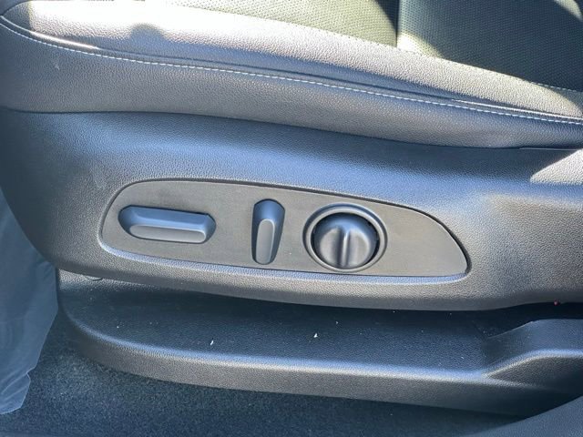 Used 2023 Chevrolet Blazer LT image 27