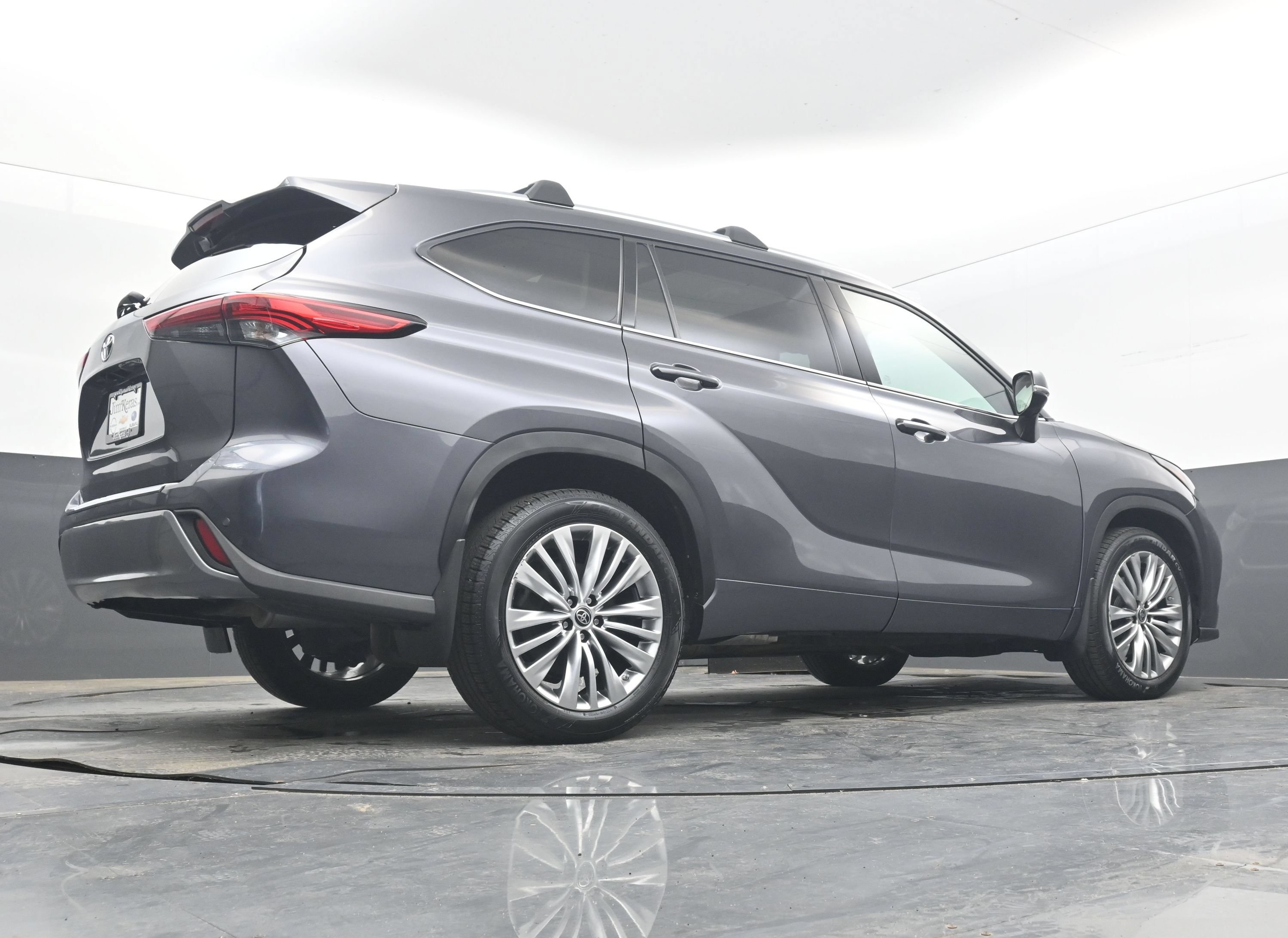 Used 2022 Toyota Highlander Platinum AWD/4WD image 27