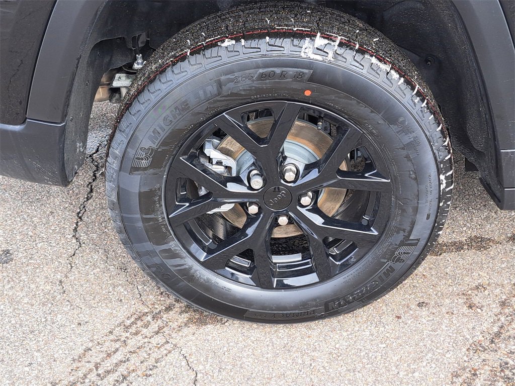 New 2026 Jeep Grand Cherokee L Laredo image 5