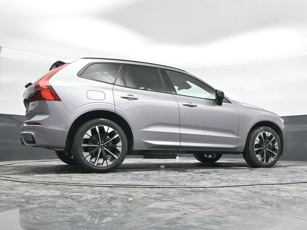 New 2026 Volvo XC60 B5 Plus w/ Protection Package Premier AWD/4WD image 38