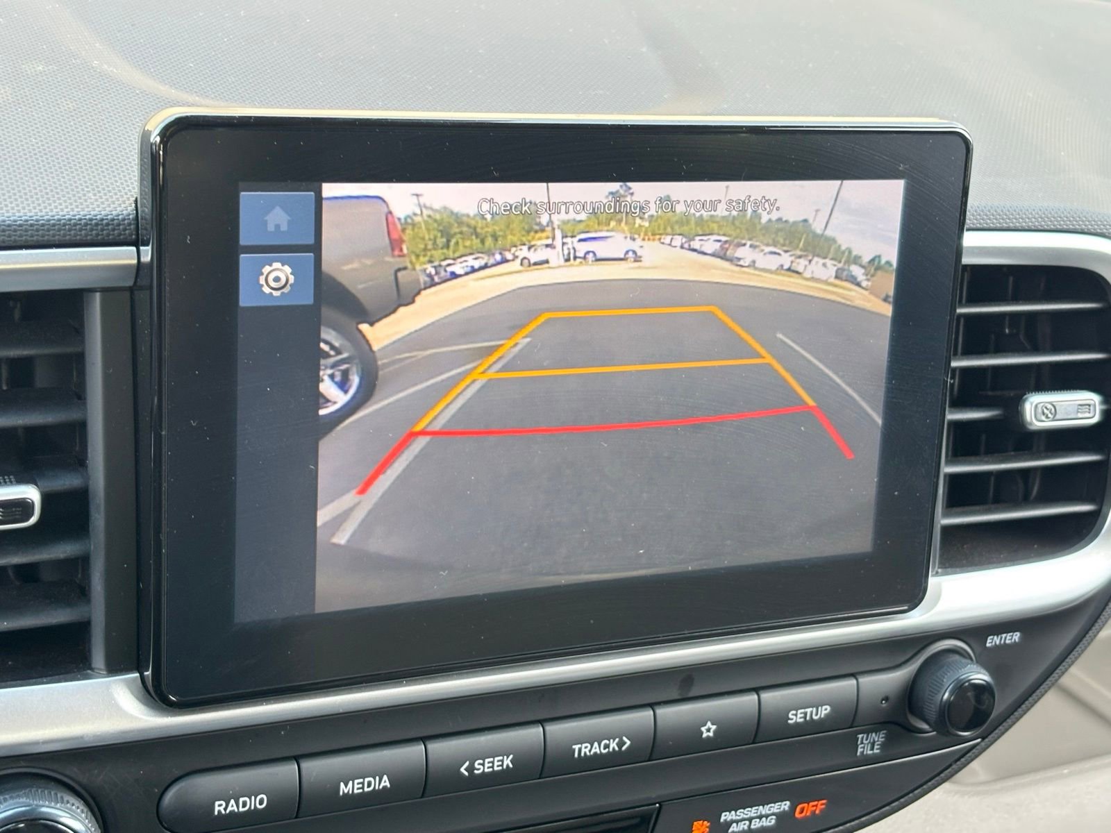 Used 2024 Hyundai Venue SEL FWD image 12