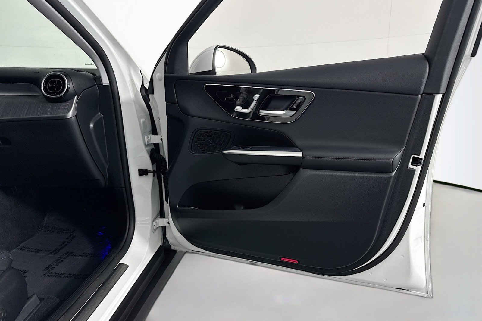 Certified 2025 Mercedes-Benz GLC 350e 4MATIC image 23