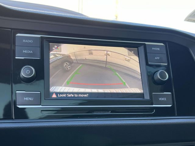 Certified 2023 Volkswagen Jetta SE w/ Panoramic Sunroof Package image 31