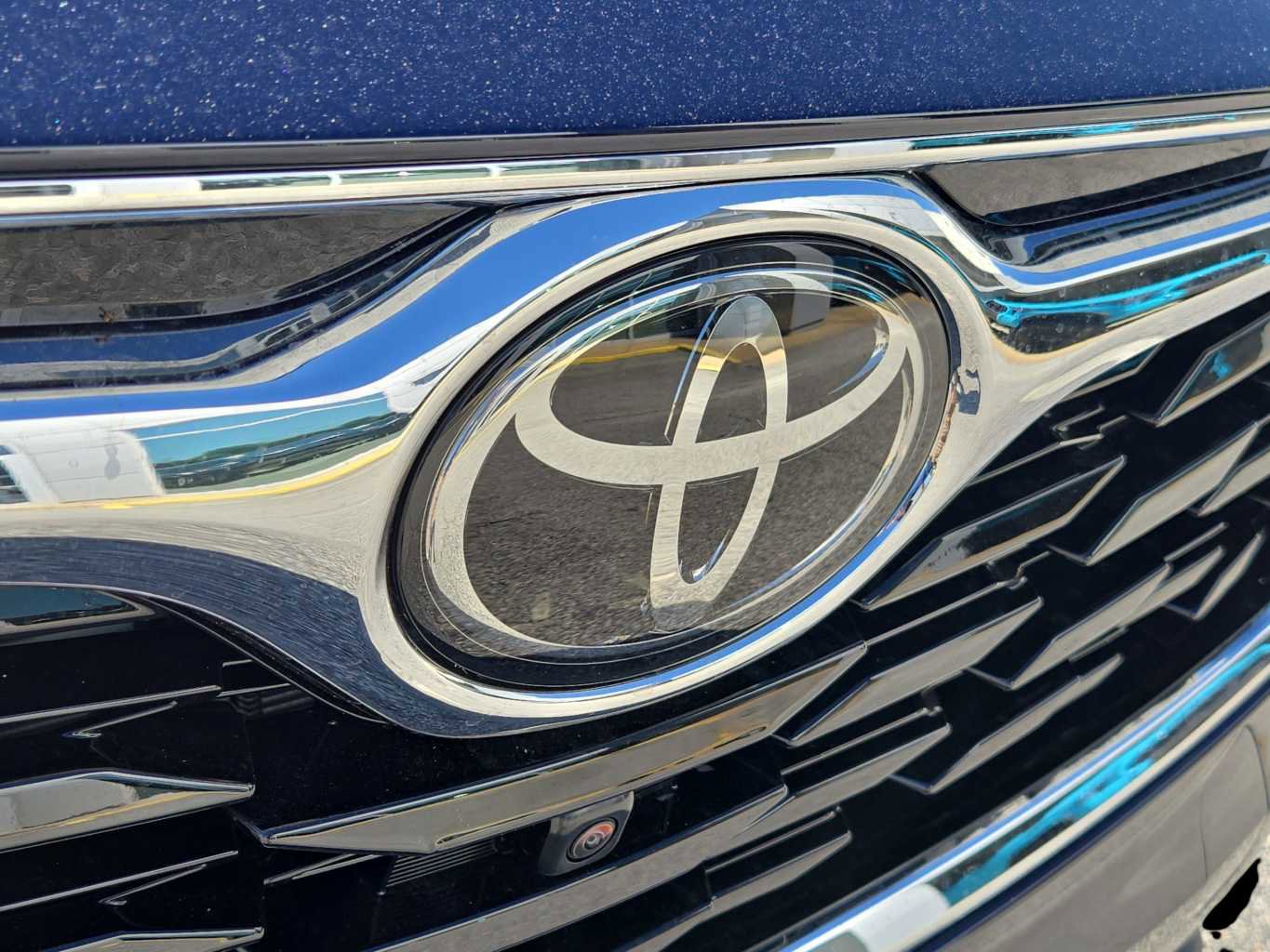 New 2026 Toyota Highlander Platinum AWD/4WD image 16