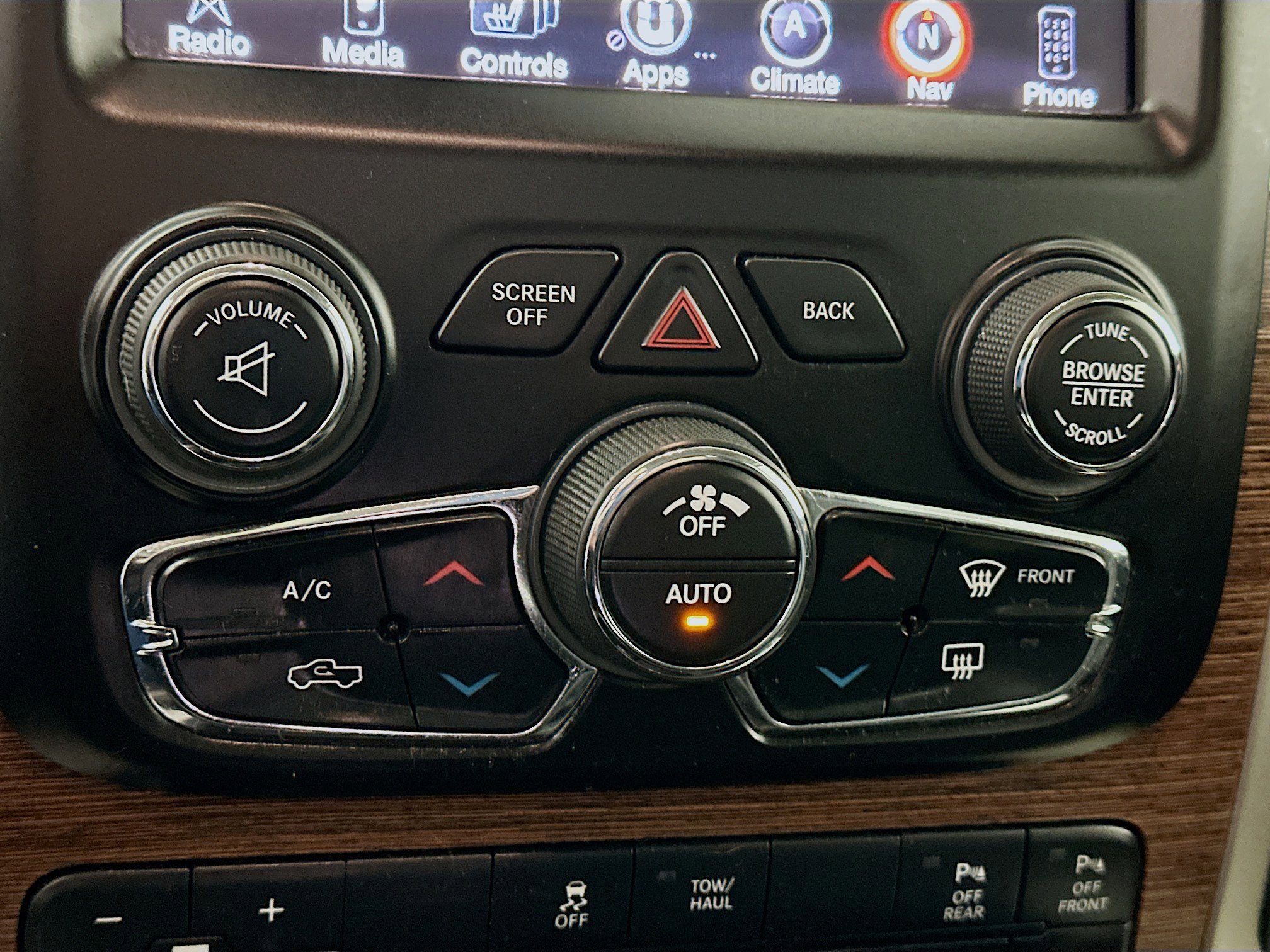 Used 2016 RAM 1500 Laramie w/ Convenience Group image 23