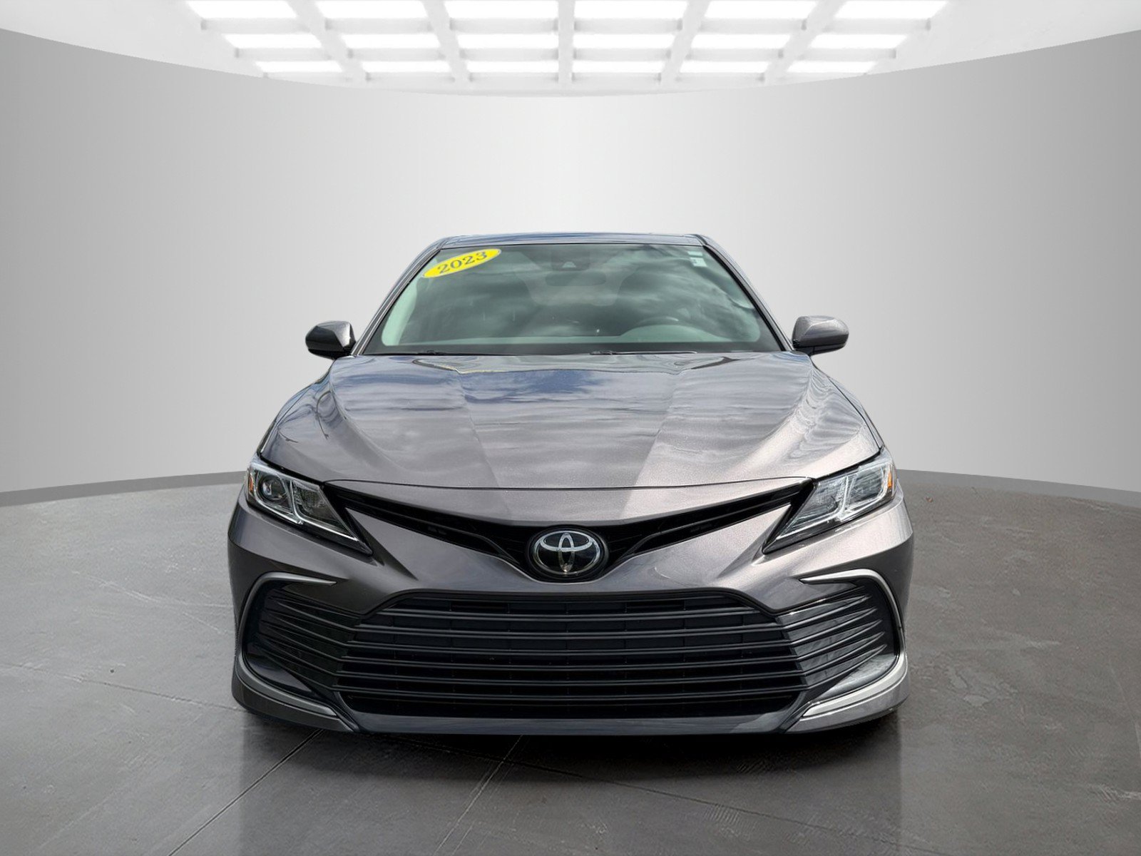 Used 2023 Toyota Camry LE FWD image 2