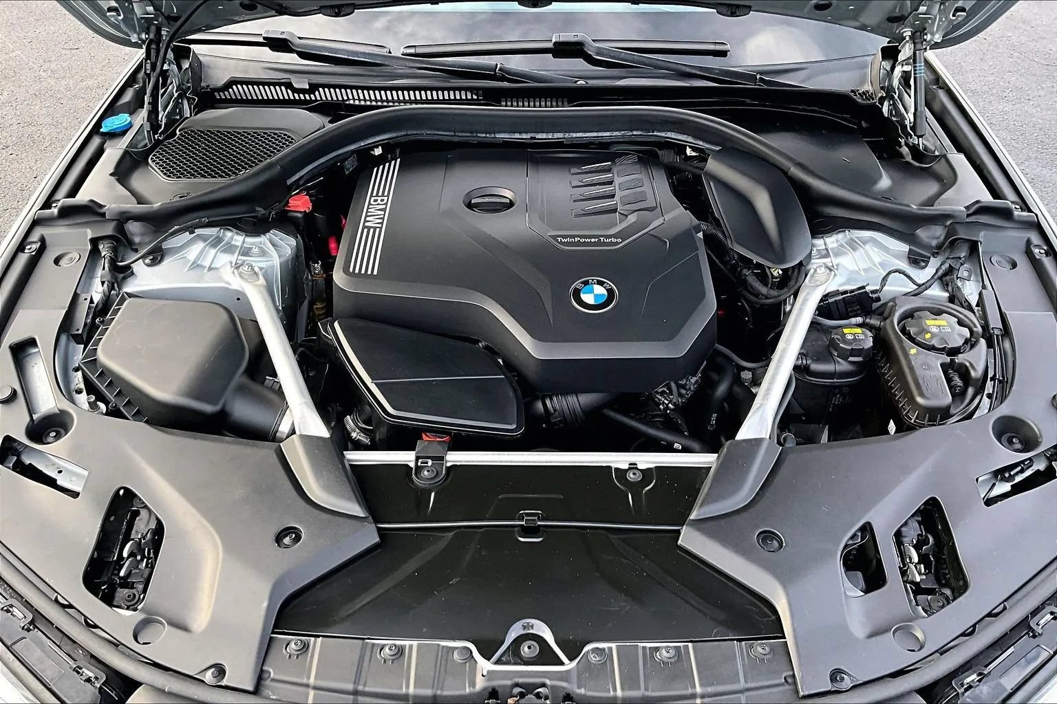 Used 2021 BMW 530i RWD image 9