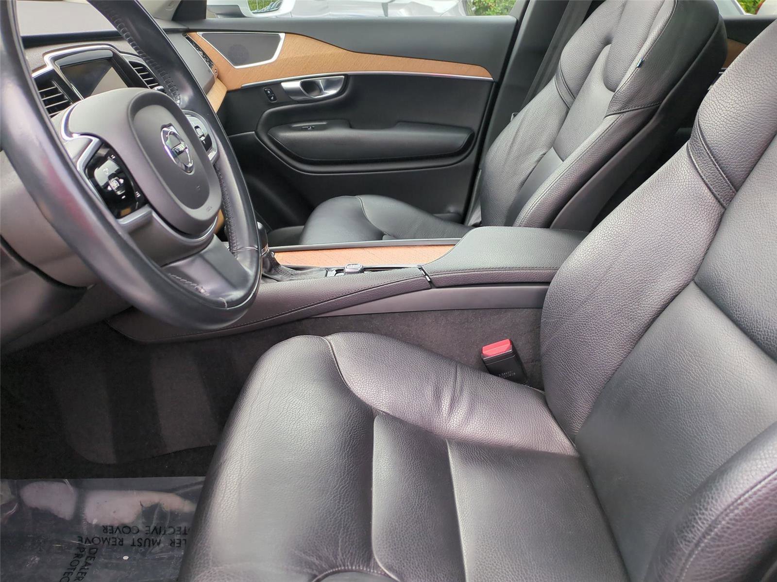 Used 2021 Volvo XC90 T6 Momentum AWD/4WD image 16