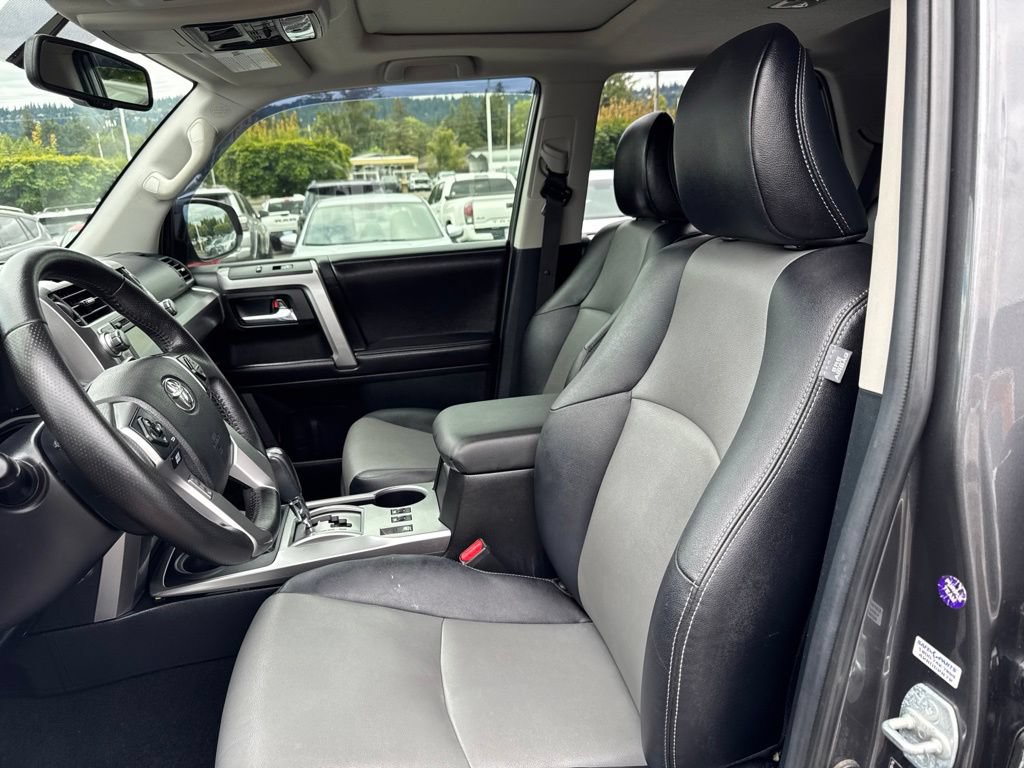 Used 2016 Toyota 4Runner SR5 Premium AWD/4WD image 4