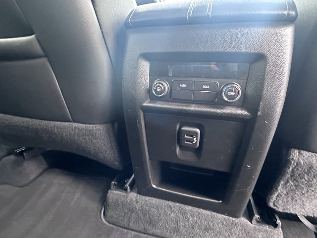 Used 2023 Chevrolet Traverse LT image 16