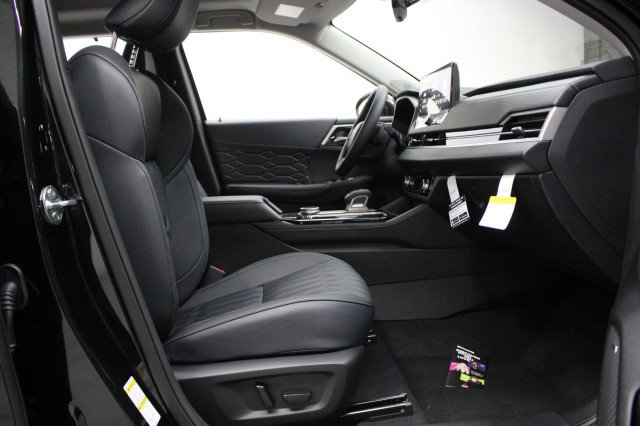 New 2025 Mitsubishi Outlander SEL image 18
