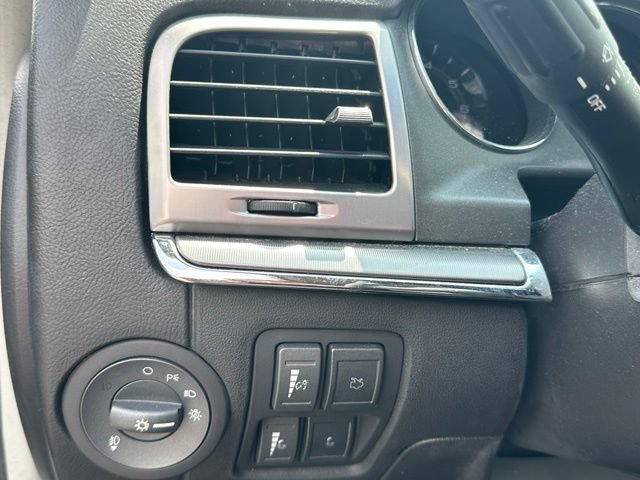 Used 2010 Lincoln MKZ FWD image 23
