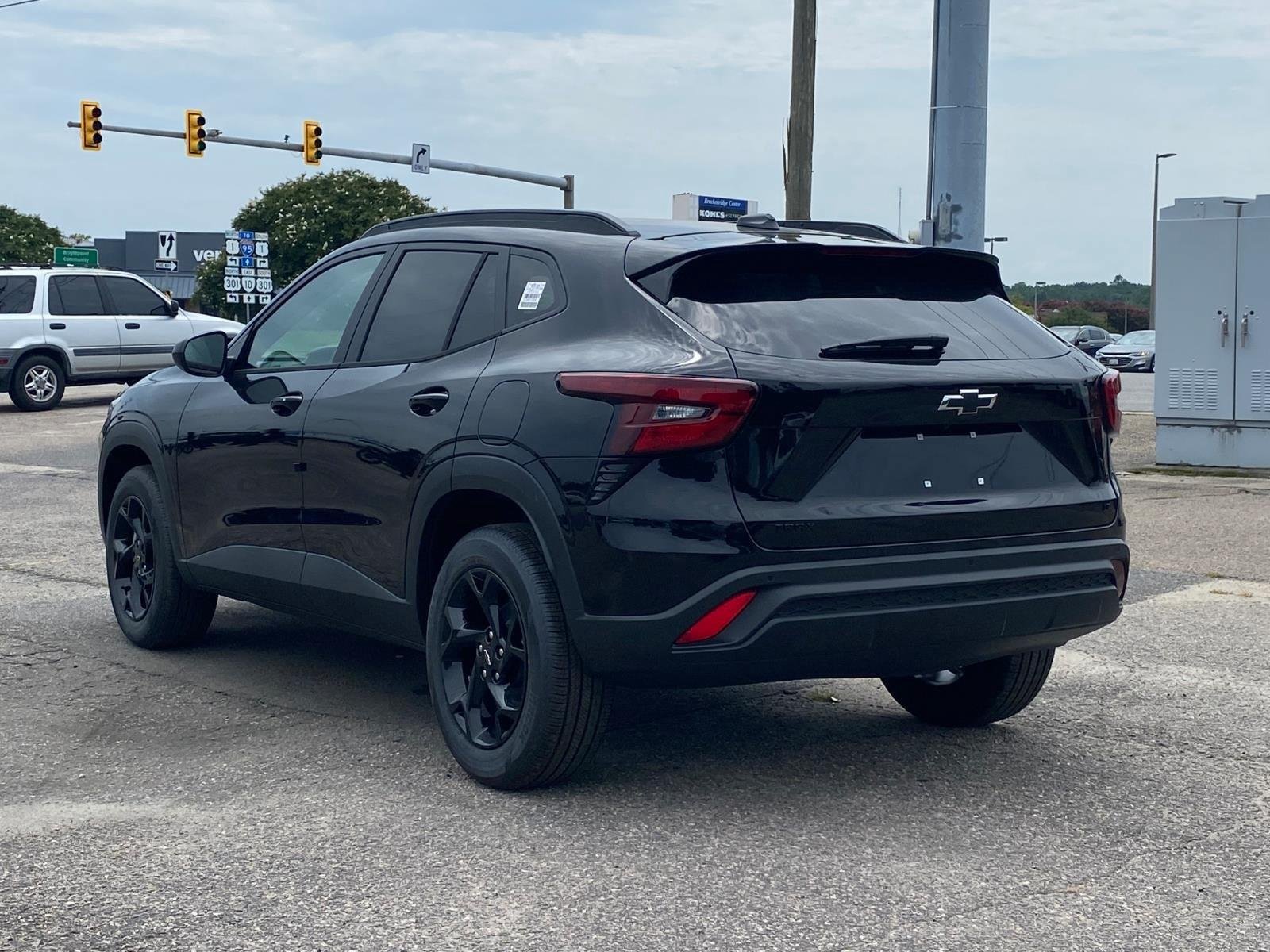 New 2026 Chevrolet Trax LT w/ Driver Confidence Package FWD image 4