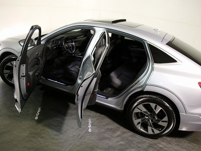 Used 2023 Audi e-tron Premium Plus w/ Premium Plus Package image 5