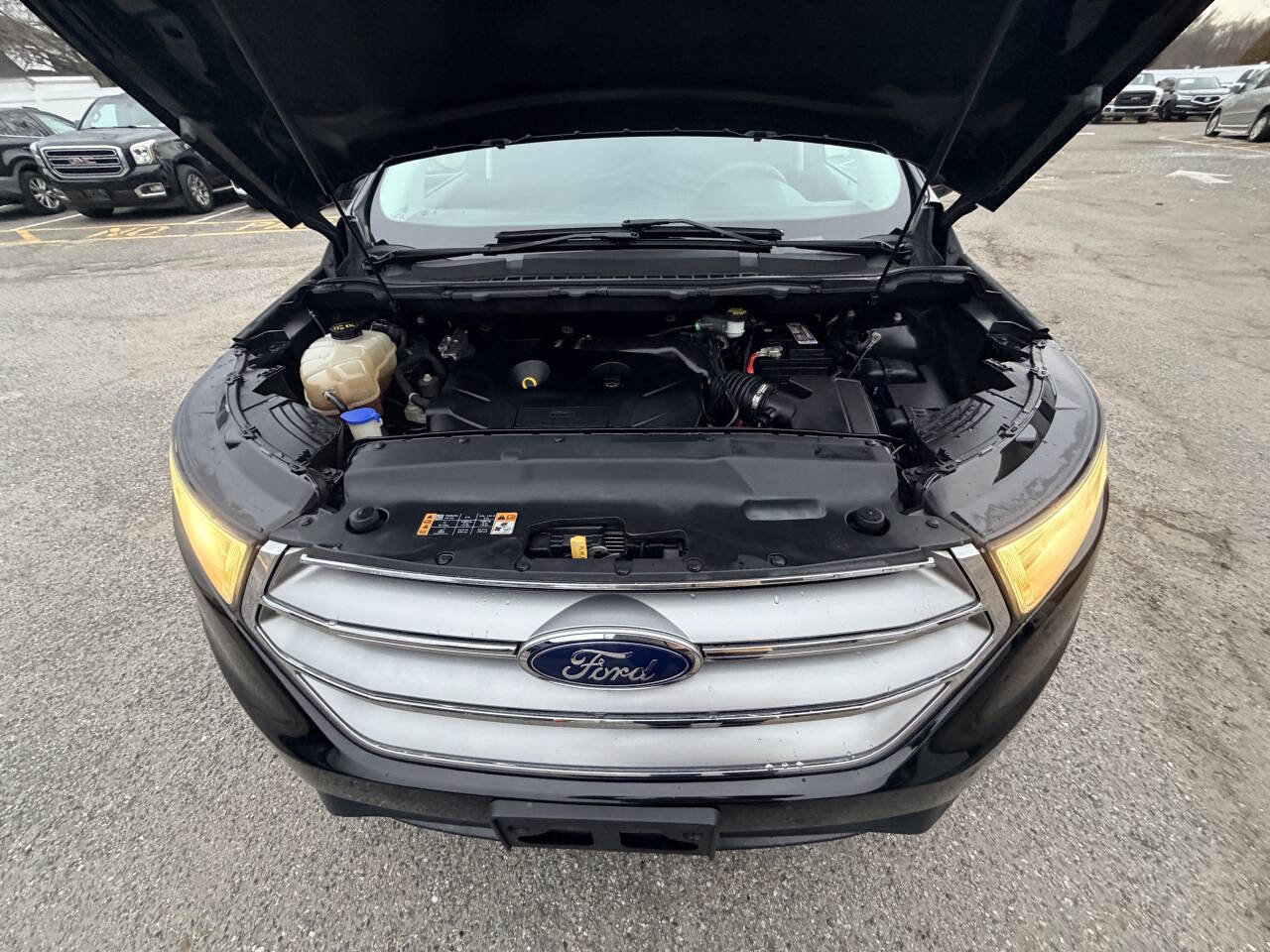 Used 2018 Ford Edge SE image 9