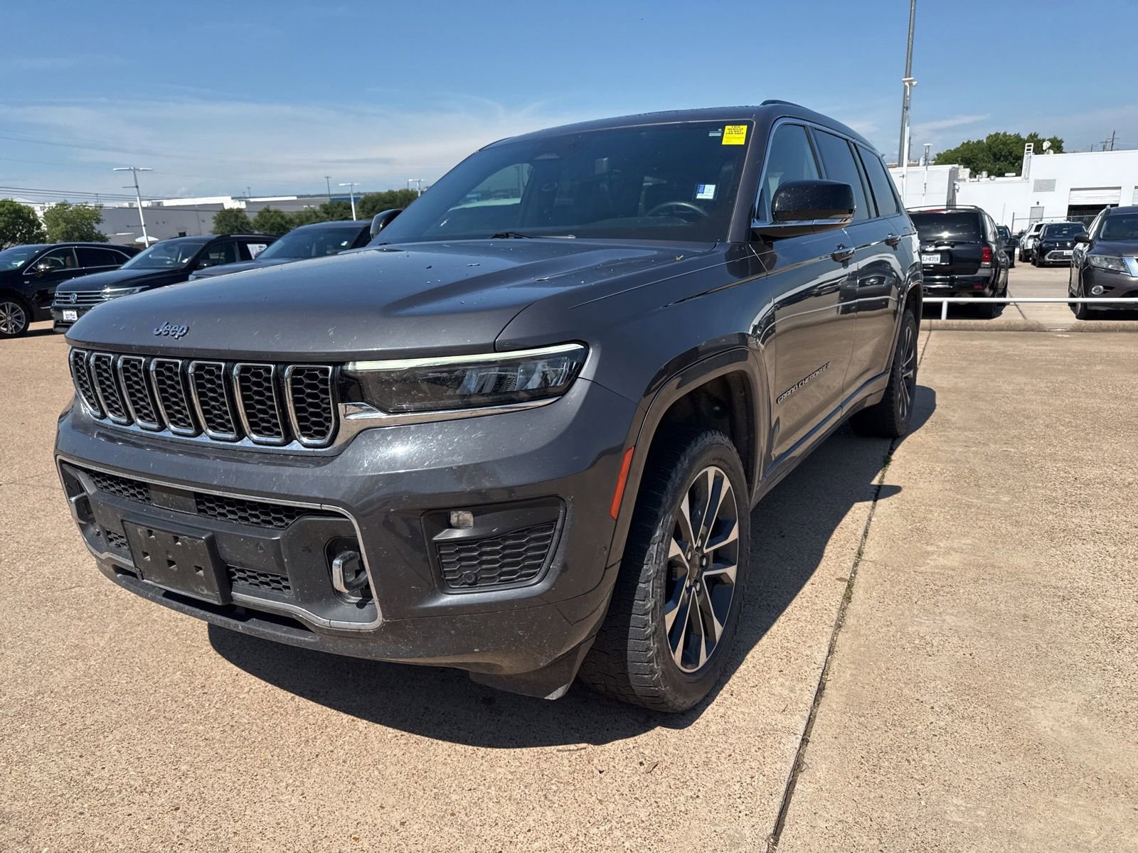 Used 2021 Jeep Grand Cherokee L Overland w/ Luxury Tech Group IV AWD/4WD image 3