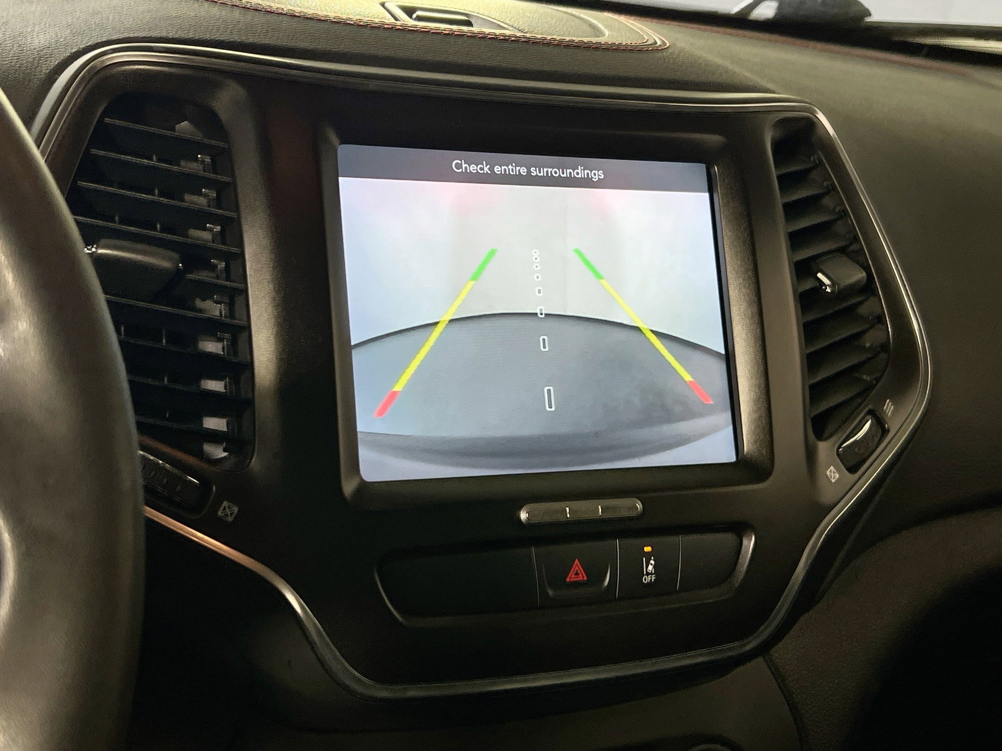 Used 2022 Jeep Cherokee Trailhawk image 13