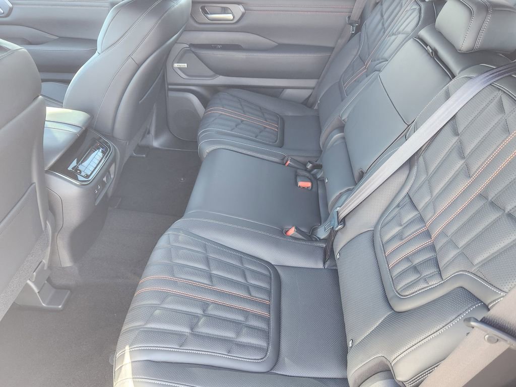 New 2026 Nissan Armada PRO-4X AWD/4WD image 12