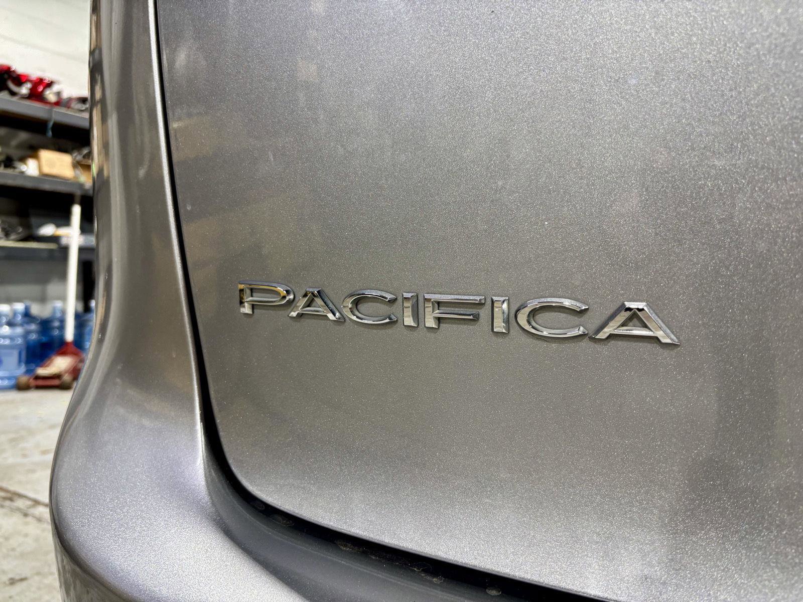 Used 2017 Chrysler Pacifica Limited w/ UConnect Theater Package image 38