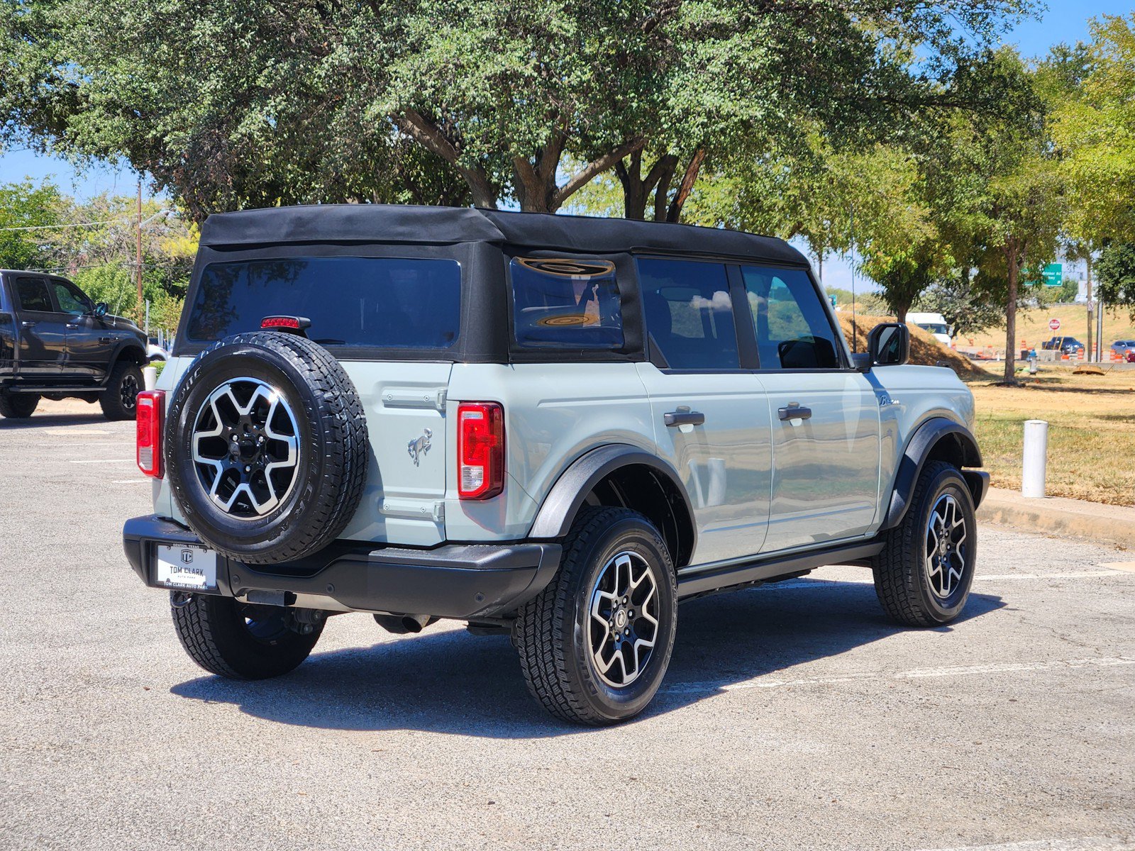 Used 2024 Ford Bronco Black Diamond AWD/4WD image 5