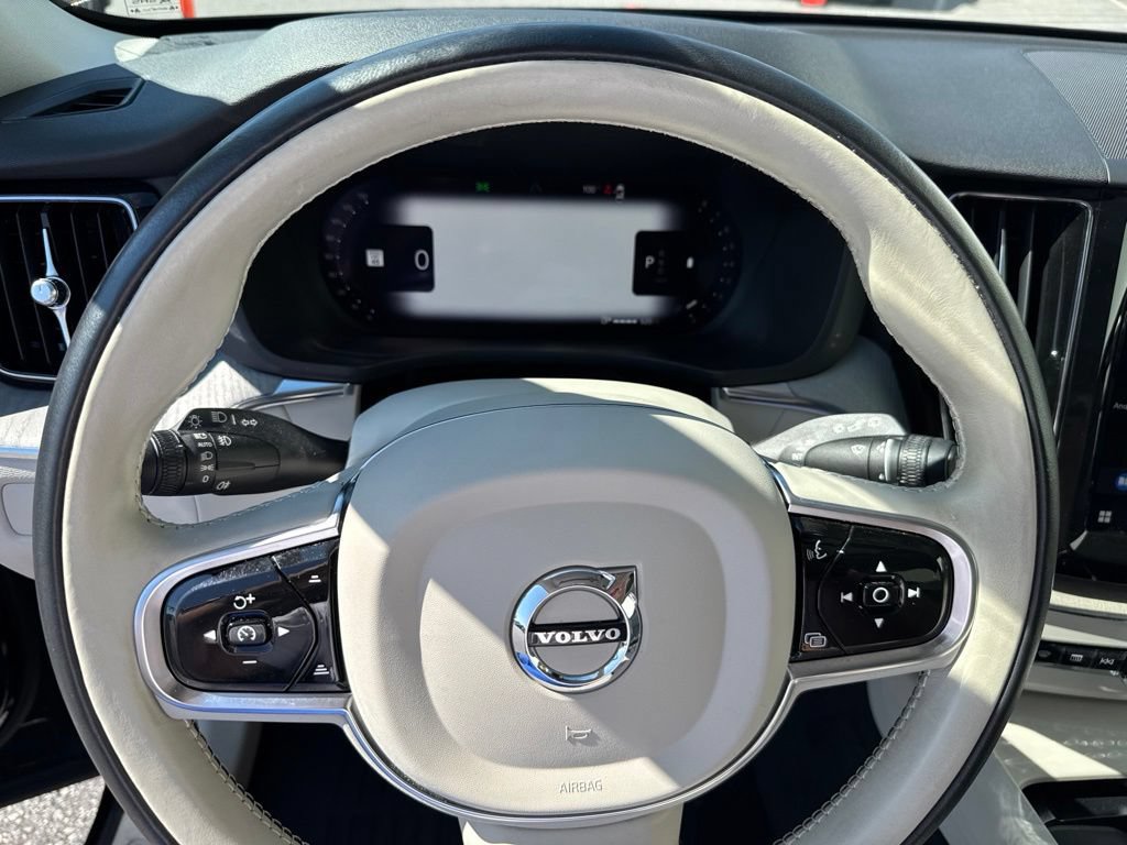 Used 2023 Volvo XC60 B5 Plus w/ Protection Package Premier FWD image 32
