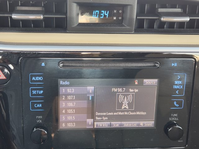 Used 2018 Toyota Corolla LE FWD image 12