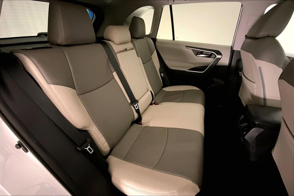 Used 2020 Toyota RAV4 XLE w/ Convenience Package image 15