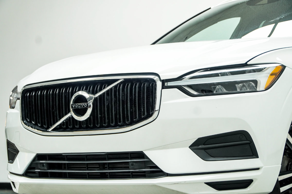 Used 2020 Volvo XC60 T5 Momentum w/ Protection Package Premier AWD/4WD image 2