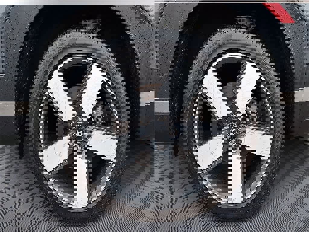 Used 2025 Hyundai Santa Fe Limited image 8