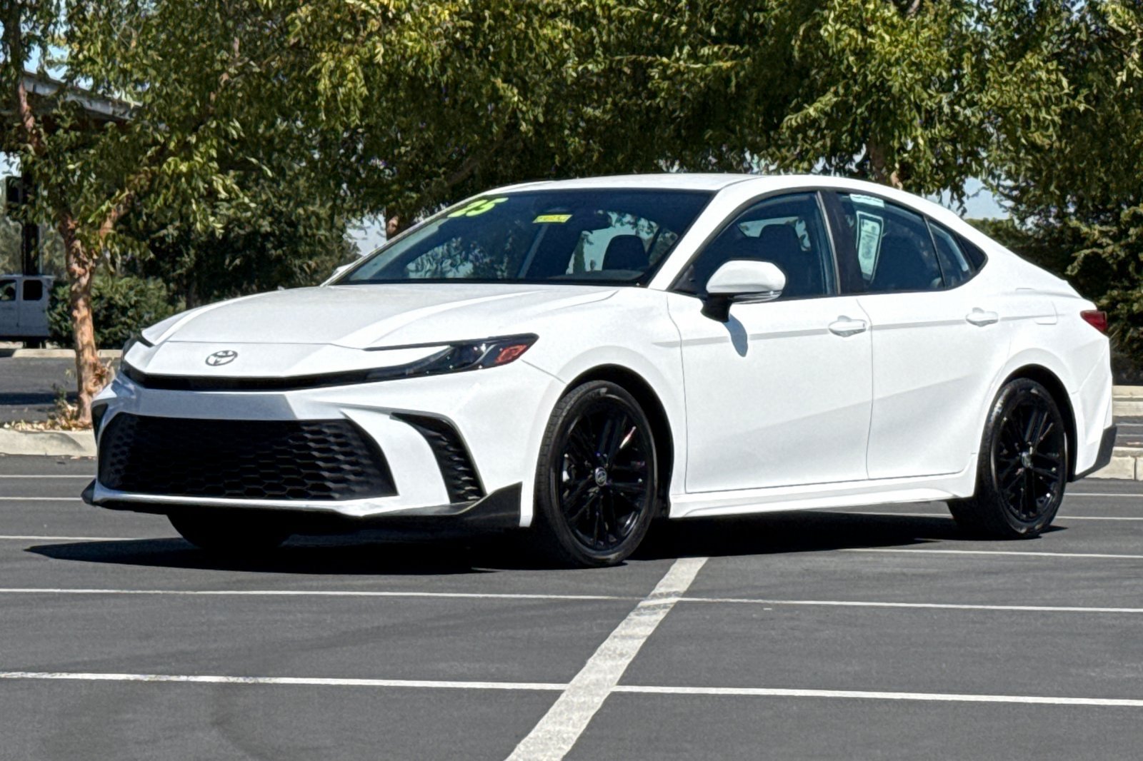 Used 2025 Toyota Camry SE FWD image 16