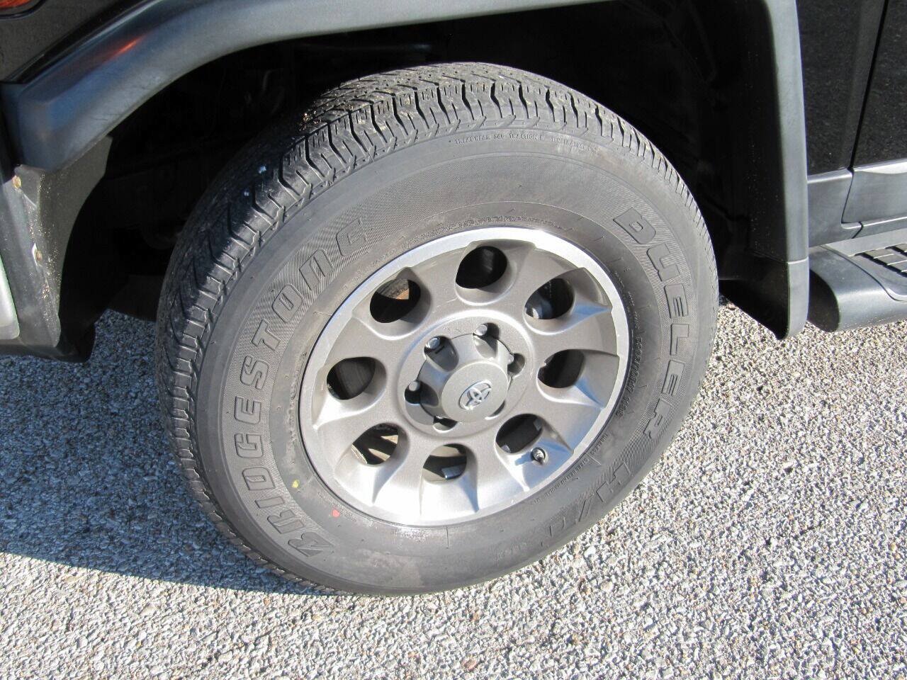 Used 2012 Toyota FJ Cruiser 4WD w/ Upgrade Pkg image 11