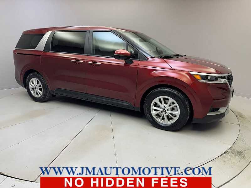 Used 2024 Kia Carnival LX image 7