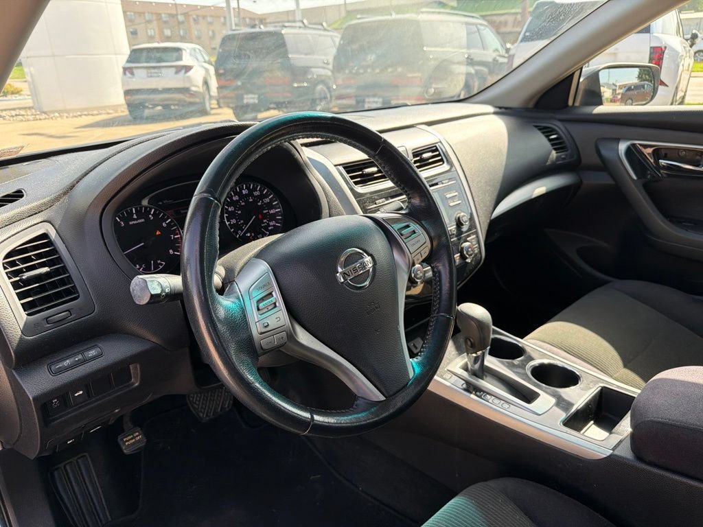 Used 2013 Nissan Altima 2.5 SV FWD image 14