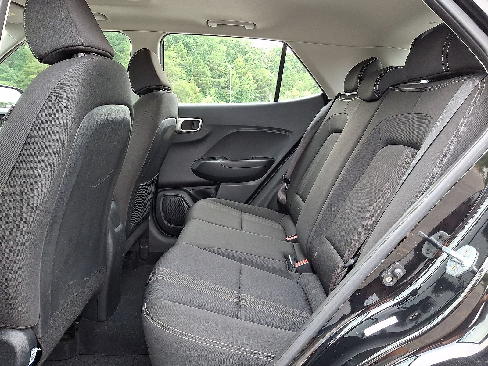Used 2023 Hyundai Venue SEL FWD image 25