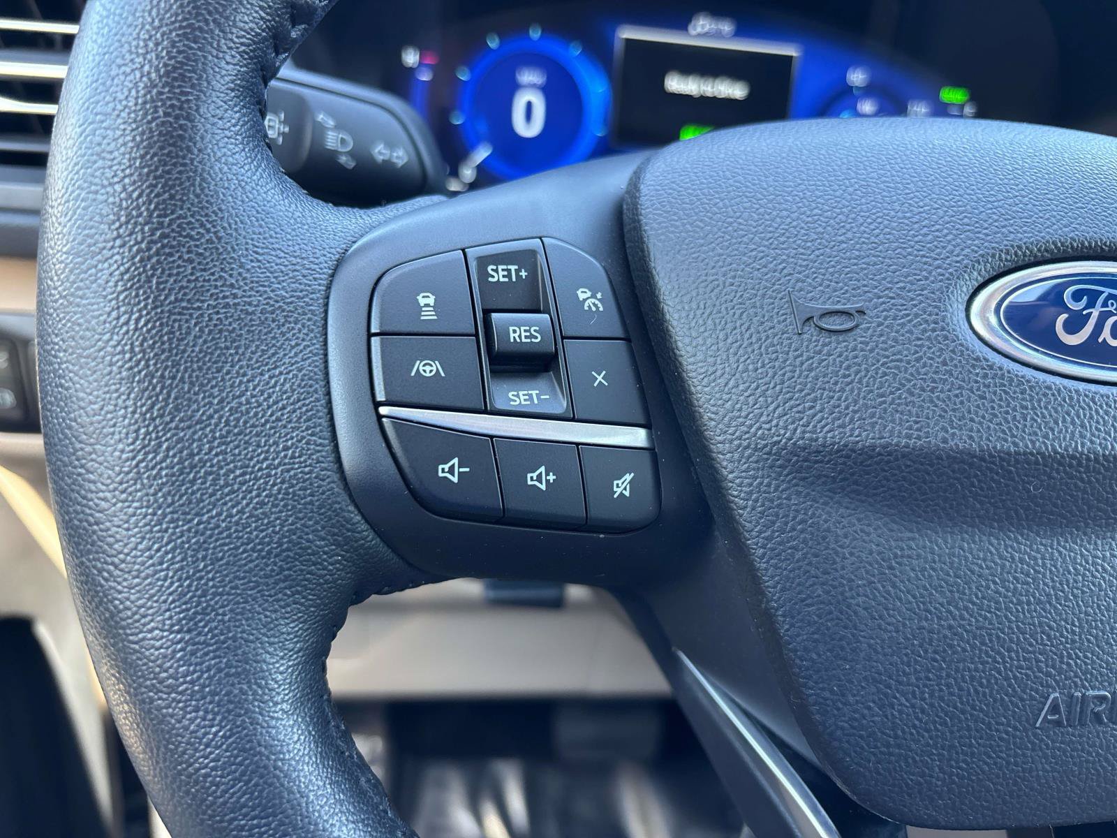 Used 2020 Ford Escape Titanium FWD image 19