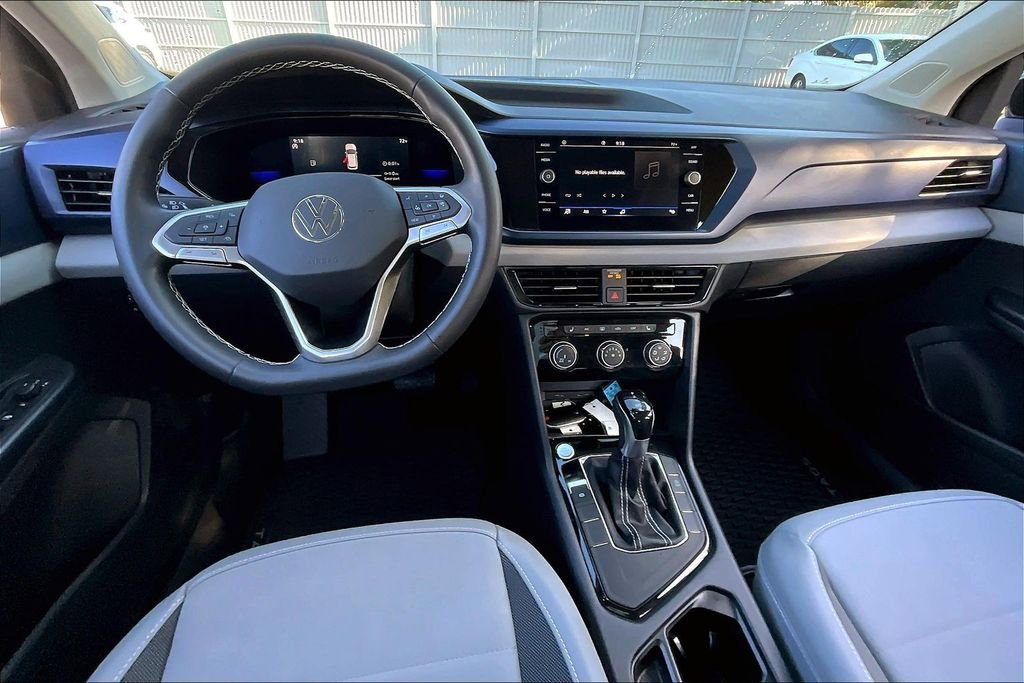 Certified 2023 Volkswagen Taos SE w/ Panoramic Sunroof Package image 3