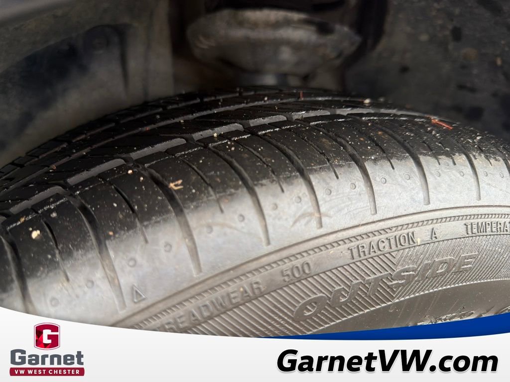 Used 2025 Volkswagen Jetta SE w/ Sunroof Package image 27