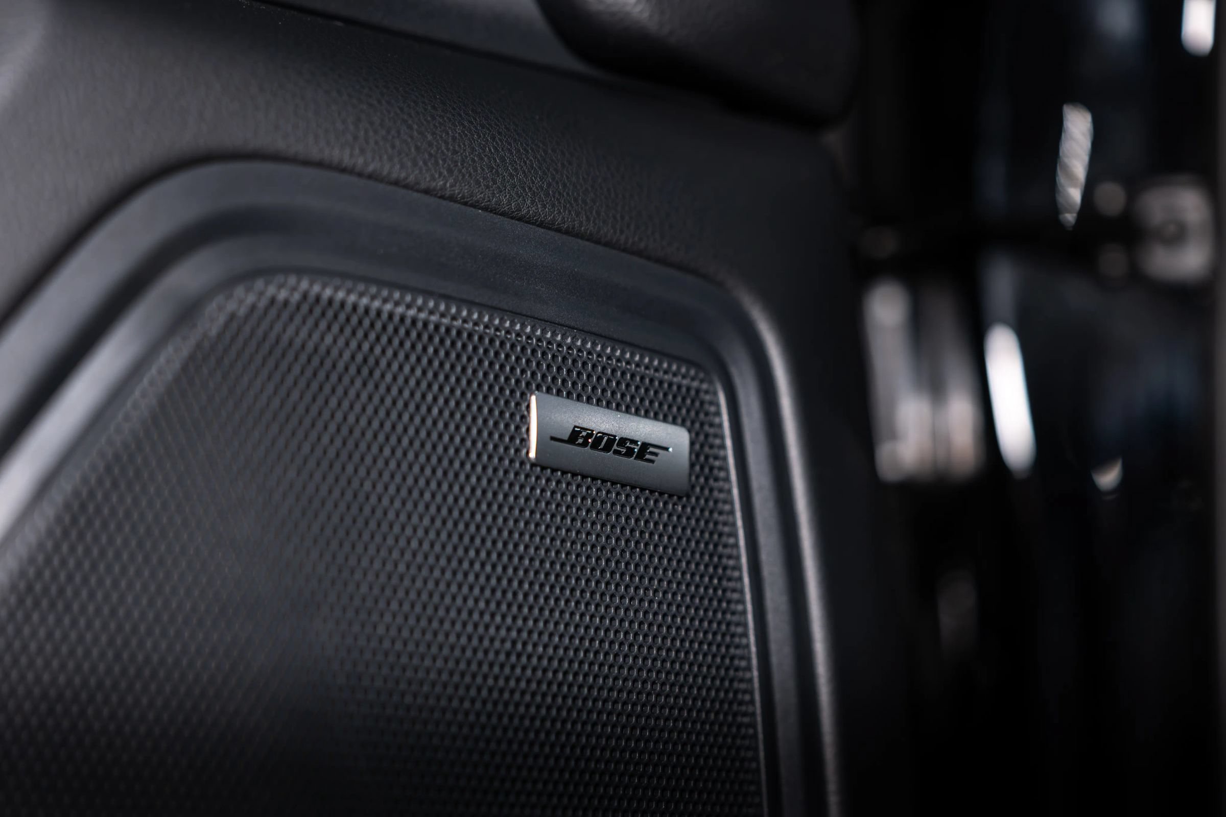 Used 2024 Porsche Macan AWD/4WD image 27