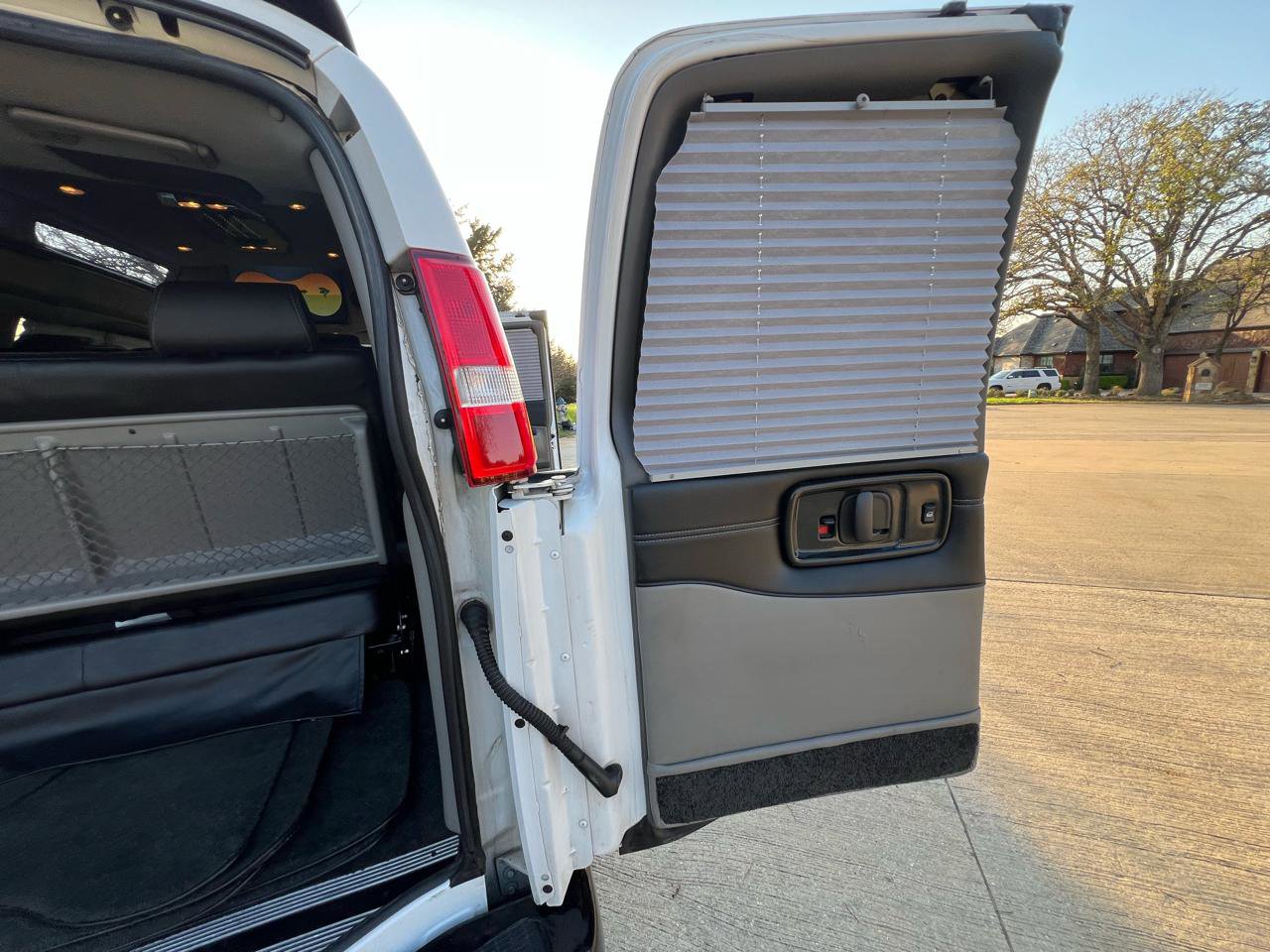 Used 2019 GMC Savana 2500 Extended w/ Enhanced Convenience Package image 42