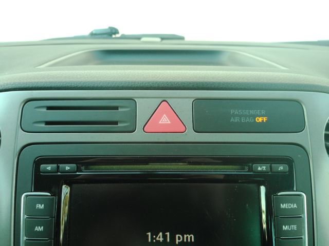 Used 2011 Volkswagen Tiguan SE image 38