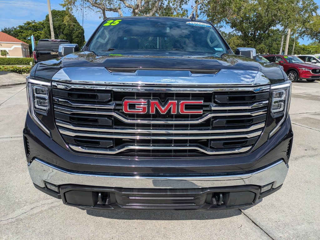 Used 2025 GMC Sierra 1500 SLT AWD/4WD image 8