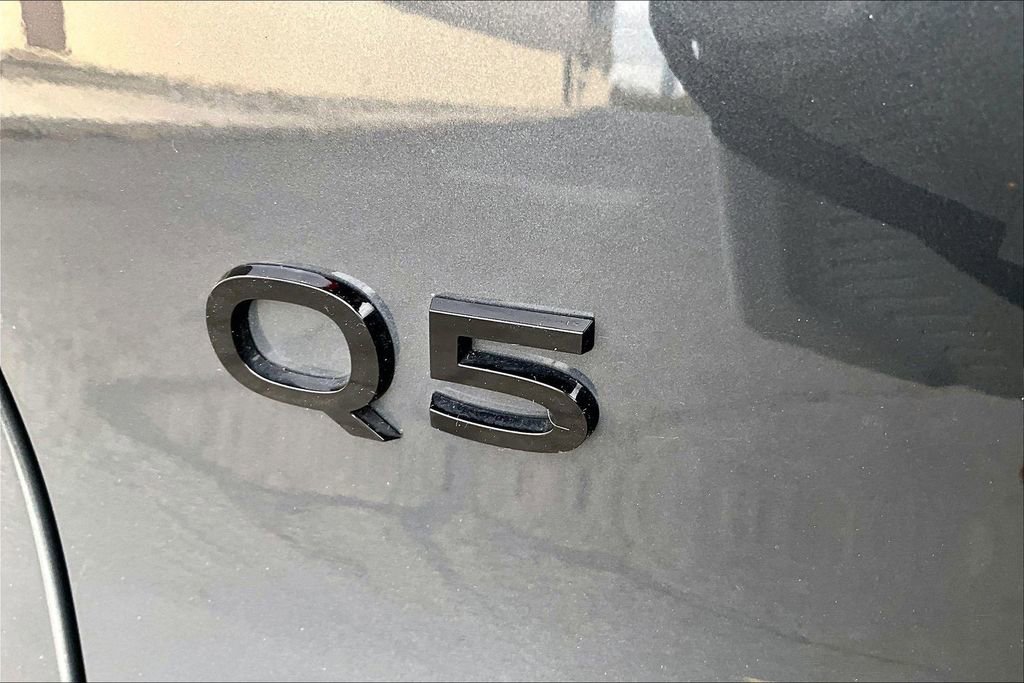 Used 2025 Audi Q5 Premium w/ Convenience Package AWD/4WD image 24