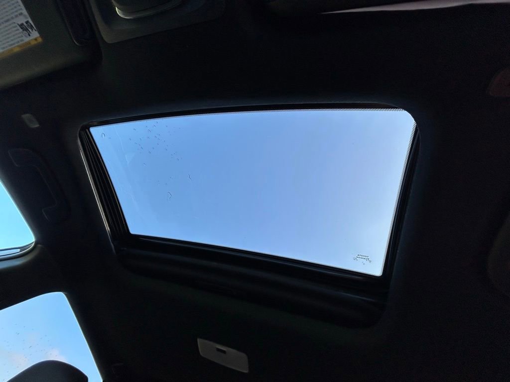 Used 2023 Toyota Corolla Cross XSE w/ Convenience Package image 30