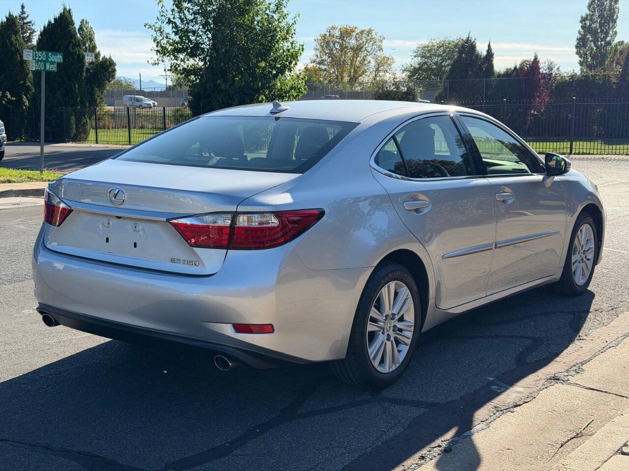 Used 2014 Lexus ES 350 w/ Premium Package FWD image 5