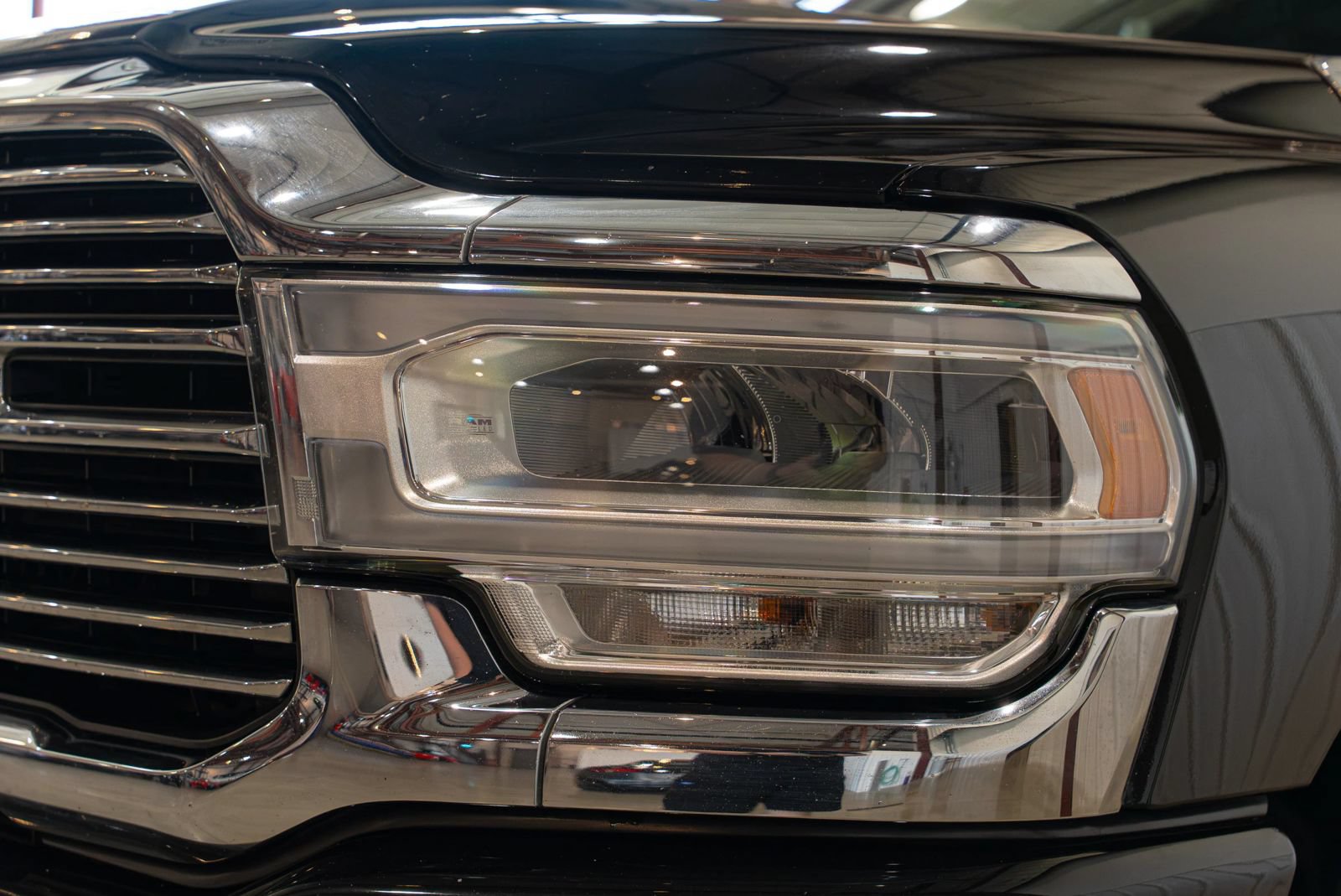 Used 2023 RAM 3500 Laramie AWD/4WD image 5