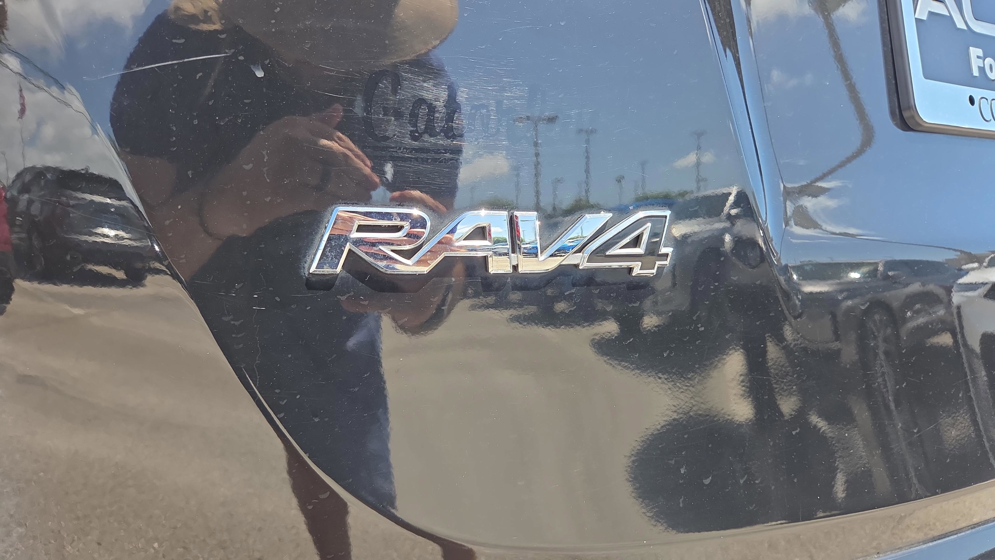 Used 2016 Toyota RAV4 Limited FWD image 17