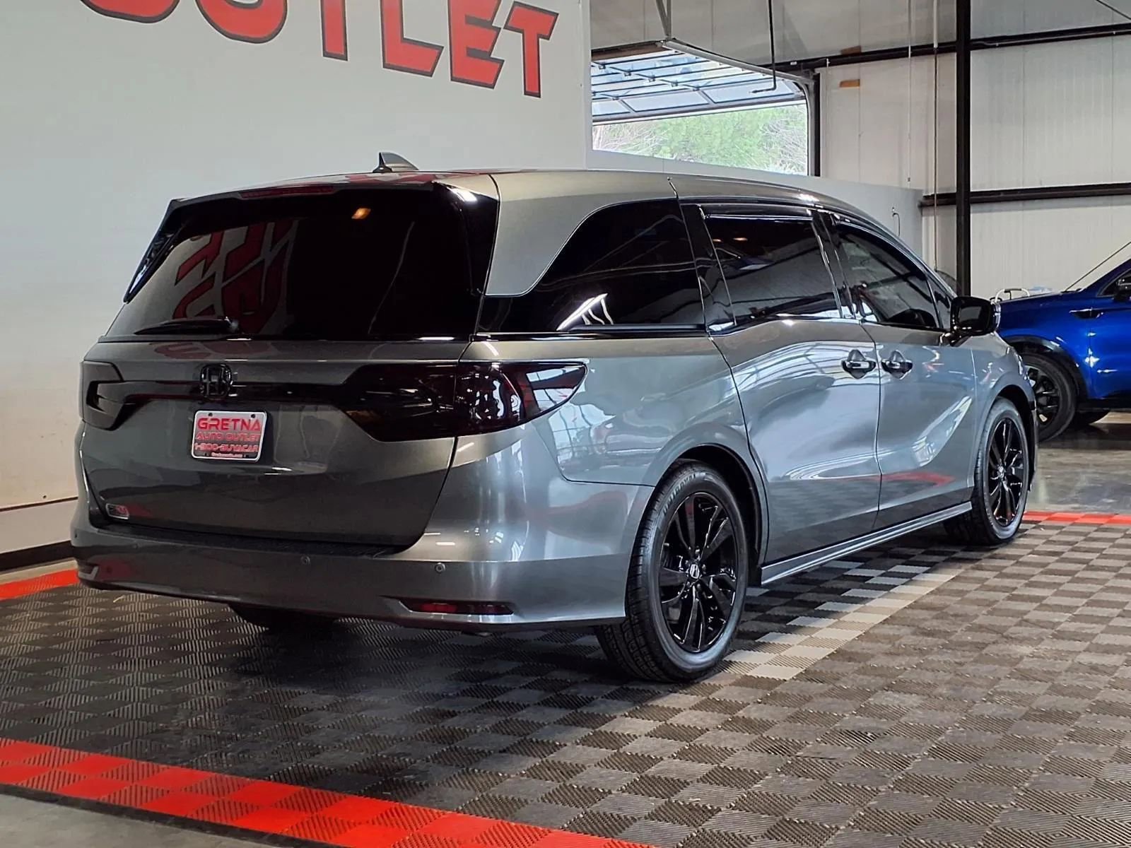 Used 2018 Honda Odyssey Elite image 8