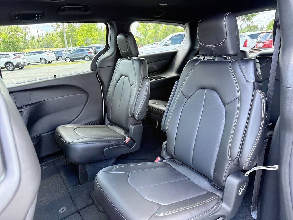 New 2026 Chrysler Pacifica Select image 22