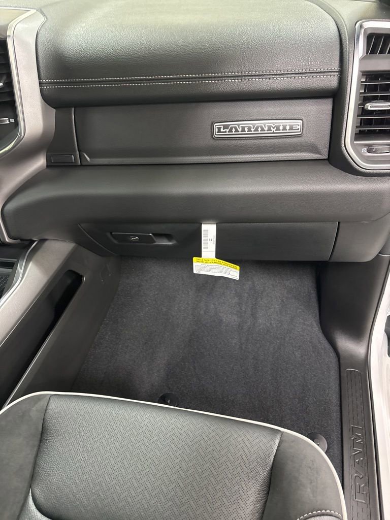New 2026 RAM 1500 Laramie AWD/4WD image 31
