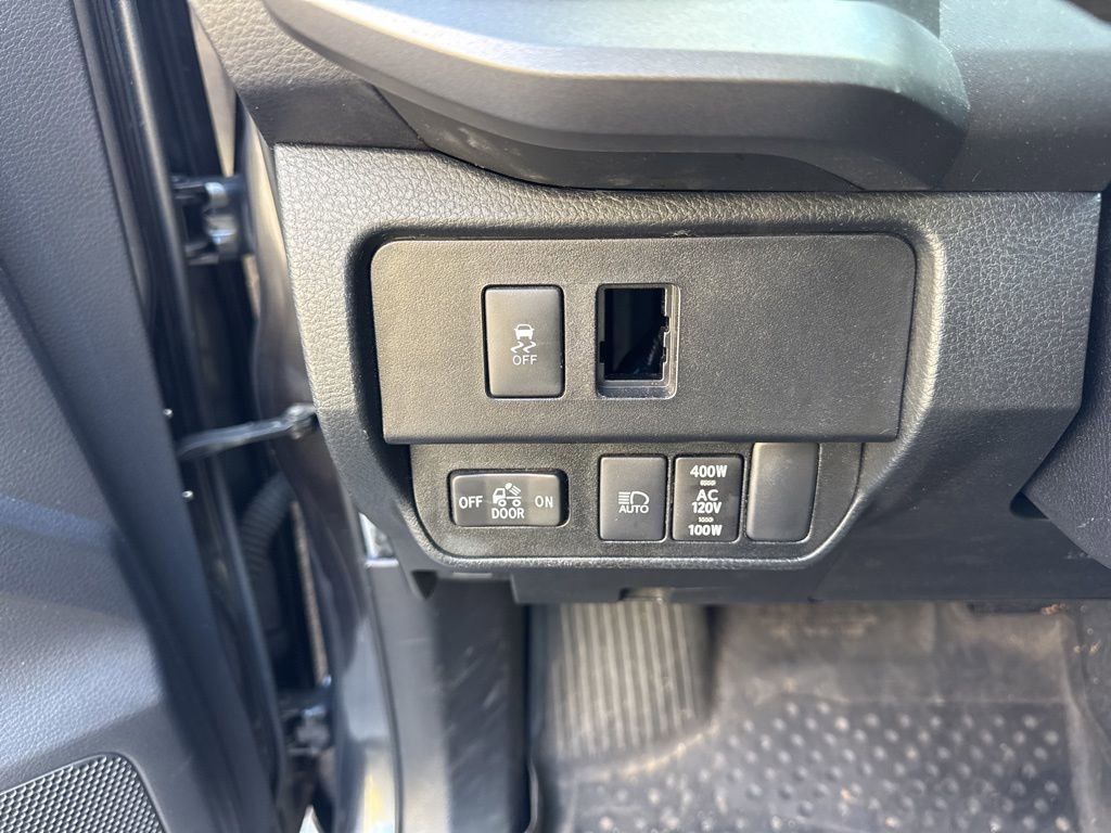 Used 2022 Toyota Tacoma TRD Off-Road image 9